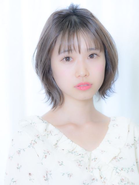 やわらかい外ハネボブのスタイル写真